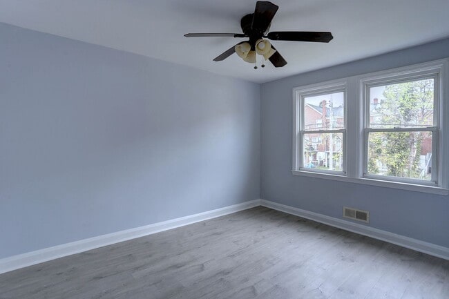 Building Photo - 3 Bedroom 2 Full Bath Row Home Minutes from Morgan State