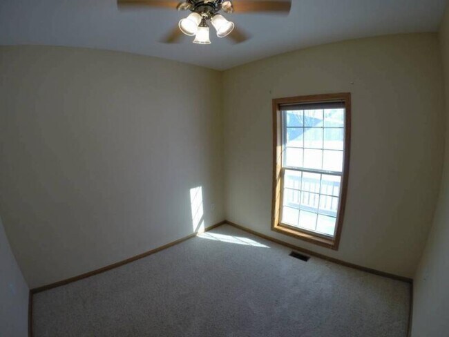 Building Photo - 808 Medary Ave S