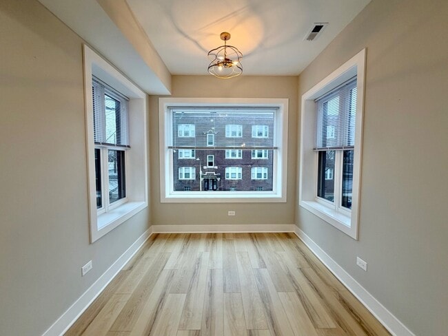 Building Photo - 4908 N Rockwell St