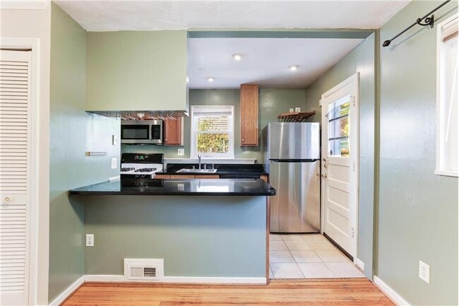 Building Photo - 2308 Mary Baldwin Dr