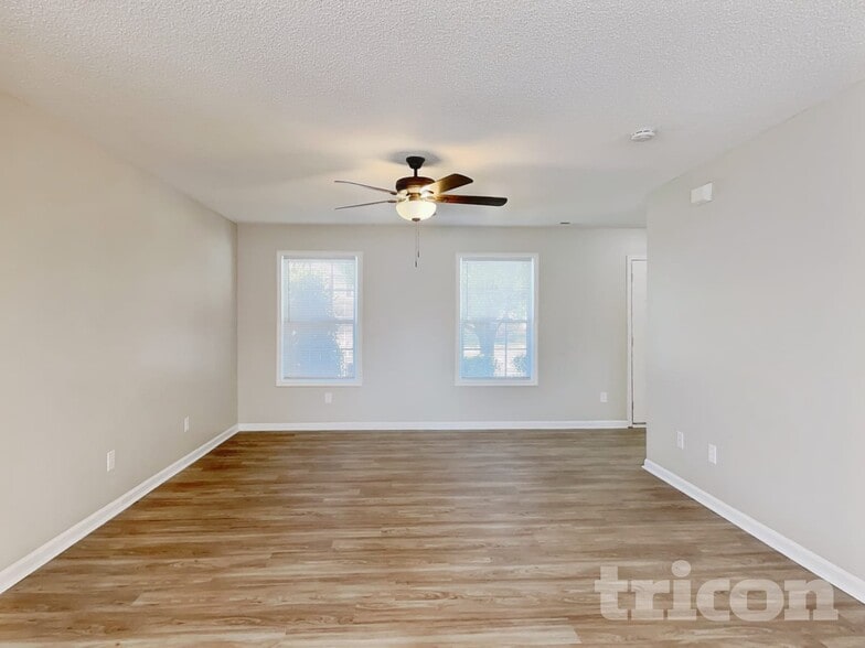 Building Photo - 2102 Taras Trace Dr