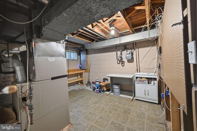 Building Photo - 2918 Monroe Pl