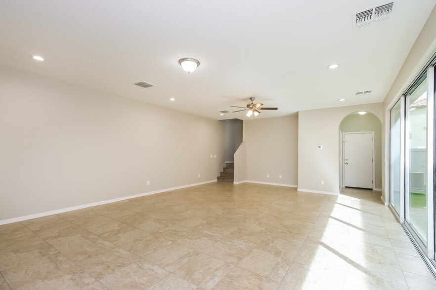 Building Photo - 1088 S Agnes Ln