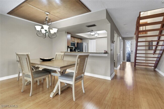 Building Photo - 800 Meadowland Dr