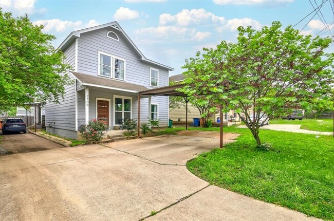 Building Photo - 2109 Maxwell Ln