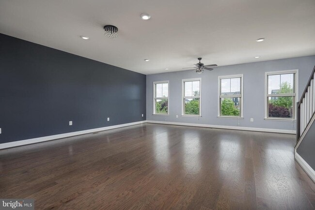 Building Photo - 1705 Cottonwood Grove Rd