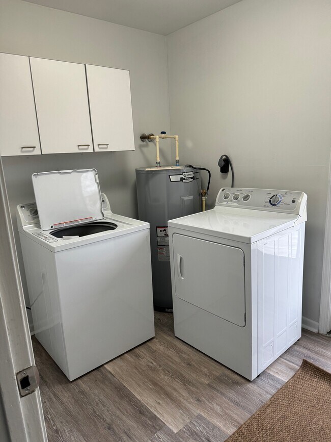 Building Photo - 12445 Dixie Dr