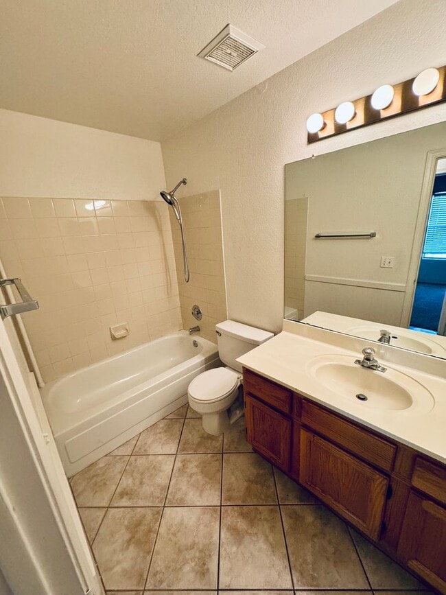 Building Photo - Beautiful Corner Lot Home in Stone Creek!