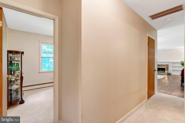 Building Photo - 5315 Summit Dr