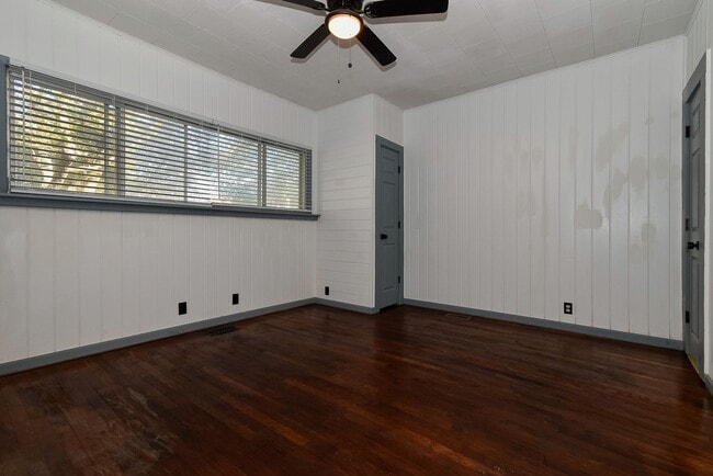 Building Photo - 1507 Bois D'Arc St