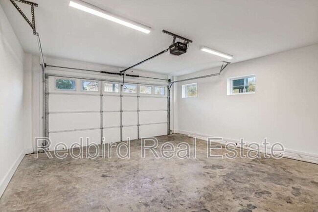 Building Photo - 2050 McKinley St