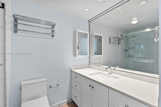 Building Photo - 9250 W Bay Harbor Dr