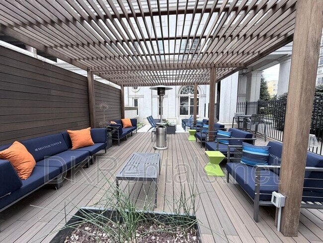 Building Photo - 199 14th St NE