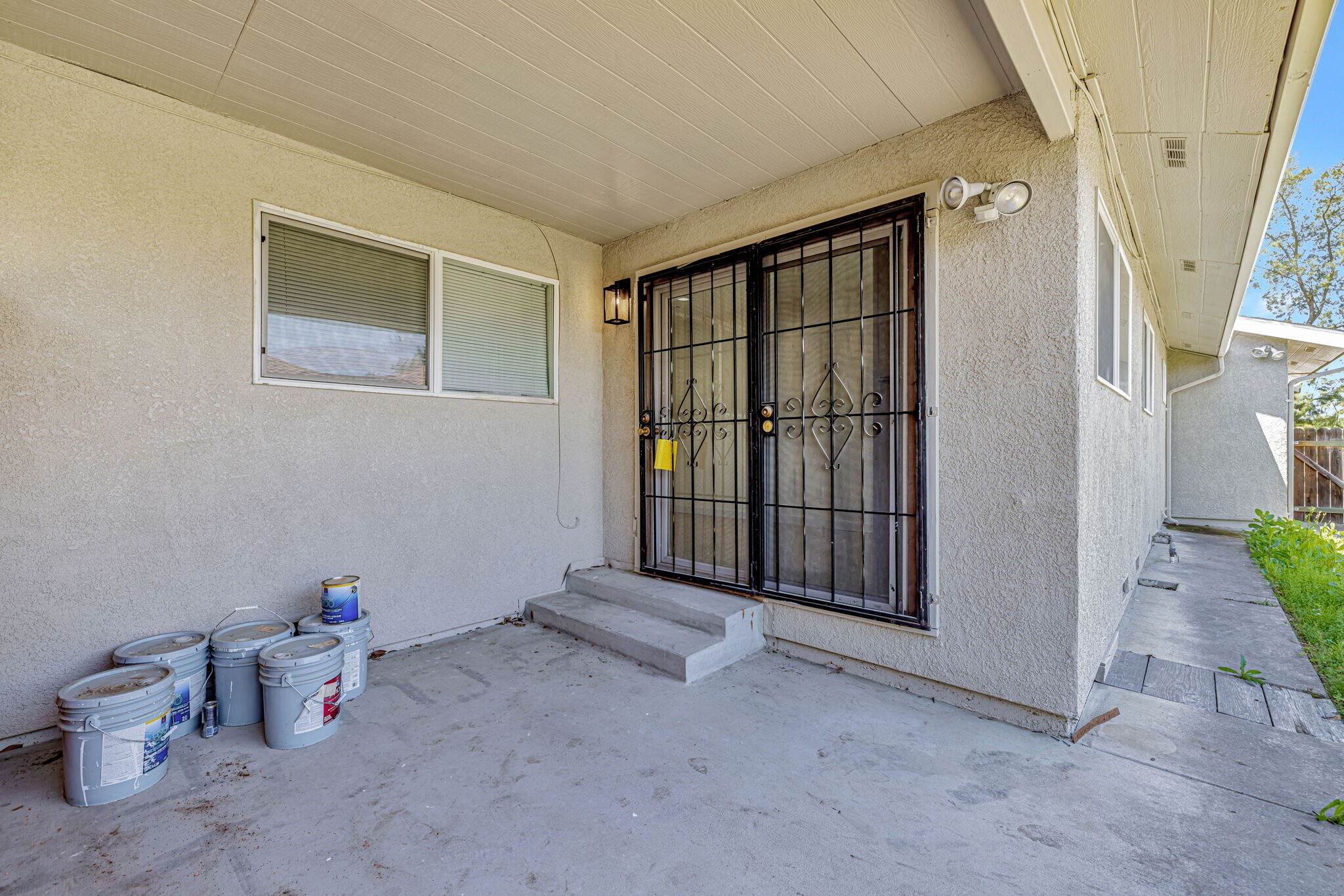 Building Photo - 6941 Golf View Dr