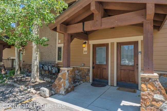 Primary Photo - 3 br, 4 bath House - 867 Airport Road Unit 10