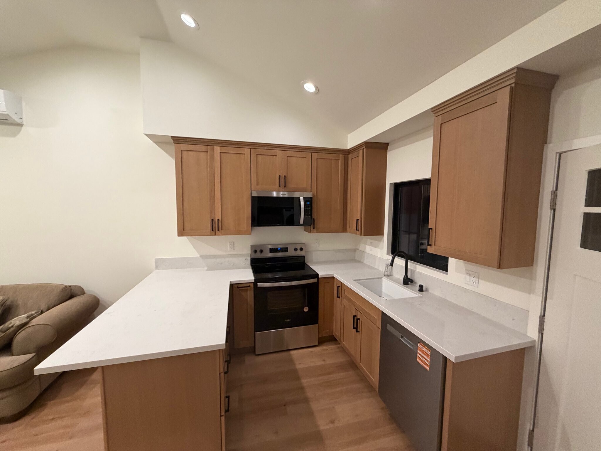 Building Photo - 5579 Brunswick Ave