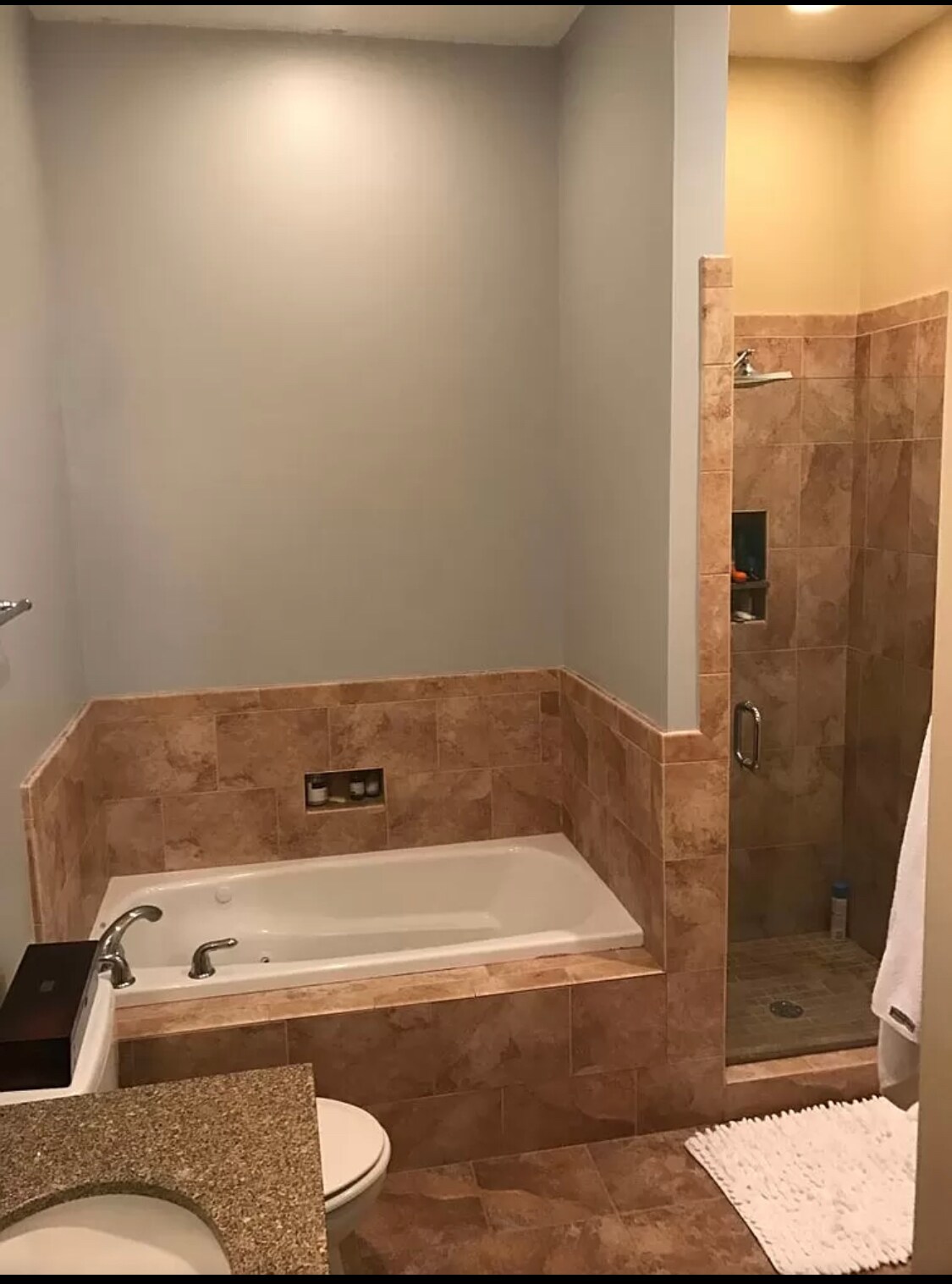 Building Photo - 324 E Main St