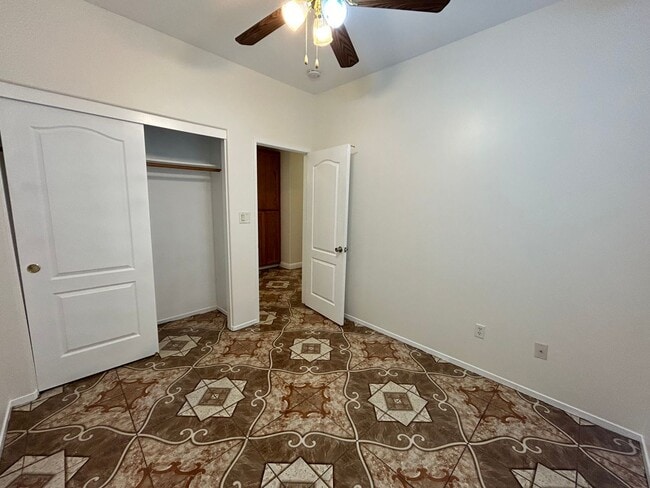 Building Photo - Cute 3 Bed/2 Bath SE Bakersfield Home