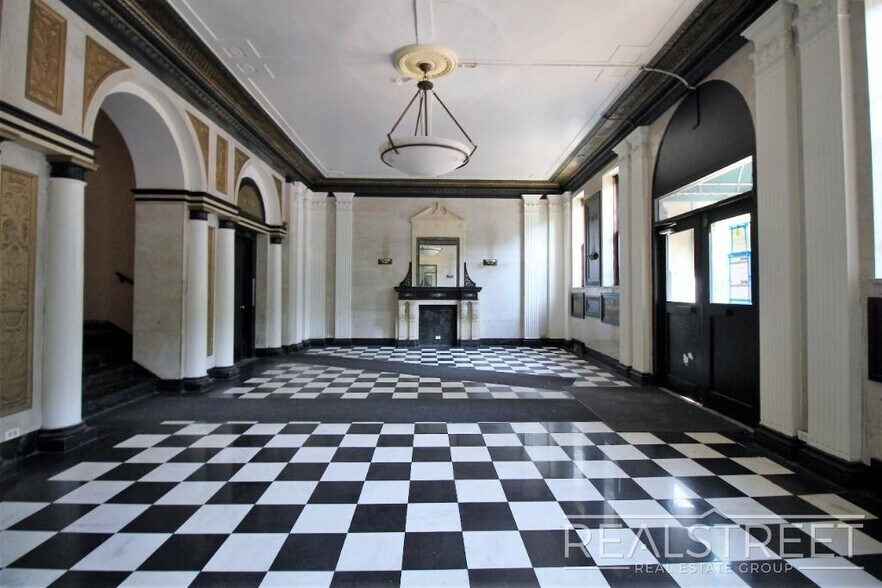 Building Photo - Magnificent 1 Bed Across the St from Prospect Park!