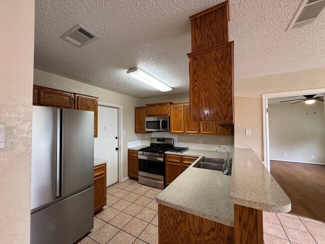 Building Photo - 4-Bedroom House for Rent in Killeen