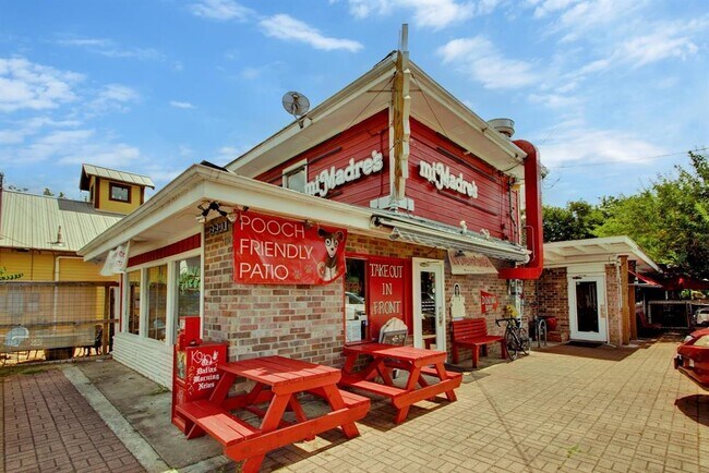 Building Photo - 1900 Cedar Ave