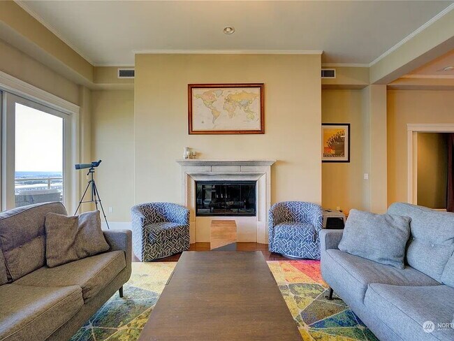 Building Photo - "Spacious 2-Bed, 3-Bath Sanctuary in Tacoma's Heart – 3,243 Sq Ft of Luxury Living!"
