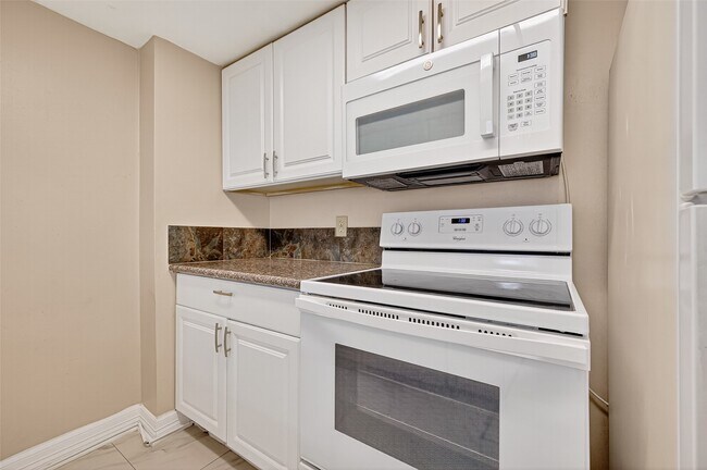 Building Photo - 7258 Crownwest St