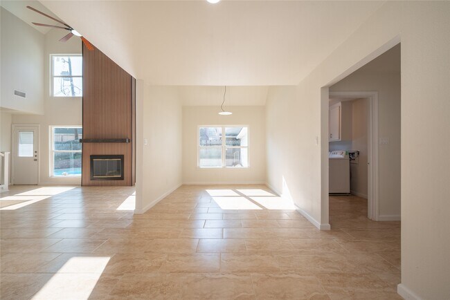 Building Photo - 1923 Big Horn Dr