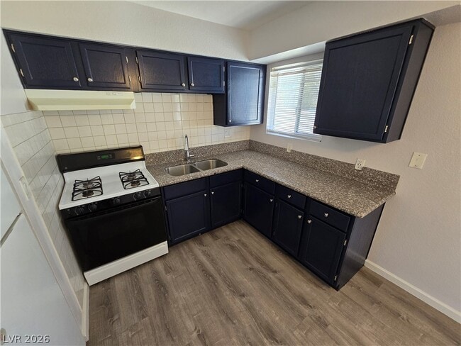 Building Photo - 4360 Twin View Cir