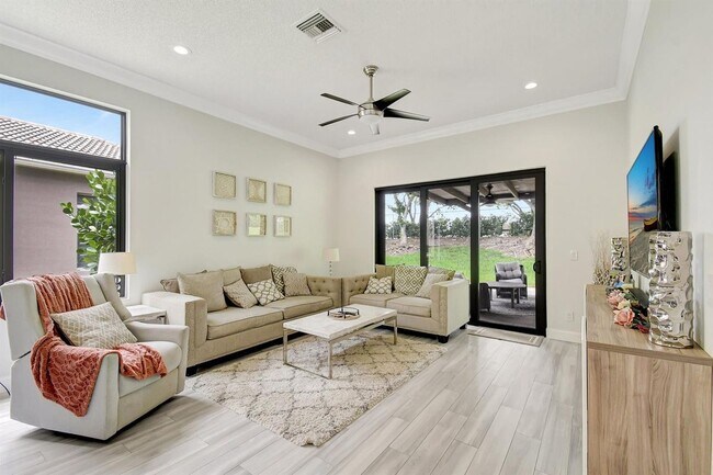 Building Photo - 6041 SW 195th Ave