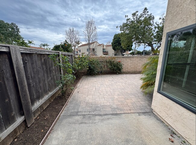 Building Photo - 8364 Summerdale Rd