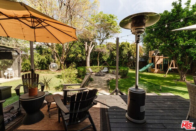 Building Photo - 5940 Matilija Ave