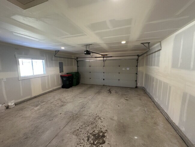 Building Photo - "Charming 3-Bedroom Oasis with Granite Touches in Meridian!"