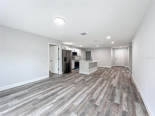 Building Photo - 527 Marion Oaks Ln