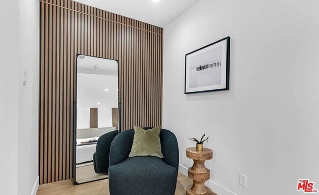 Building Photo - 418 N Bowling Green Way