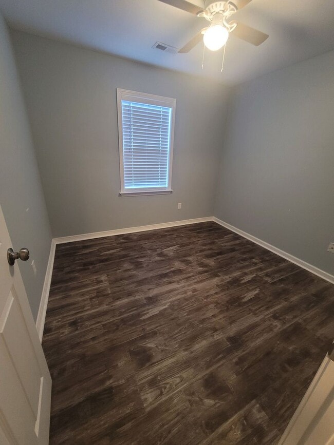 Building Photo - G5132-B