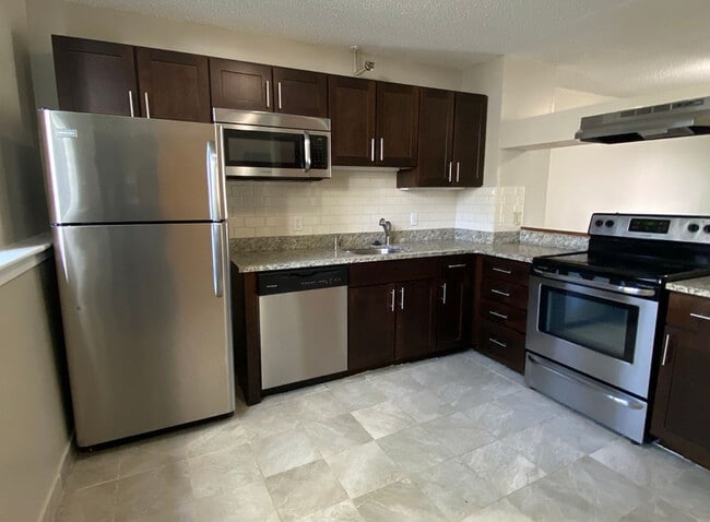 Building Photo - 142 North Beacon St