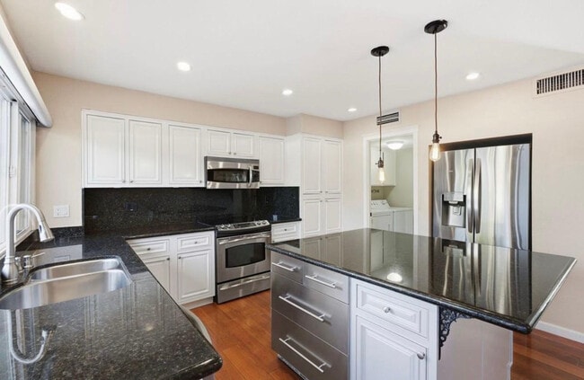 Building Photo - 4026 N Granite Reef Rd