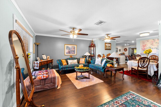 Building Photo - 1808 N Pebble Beach Blvd