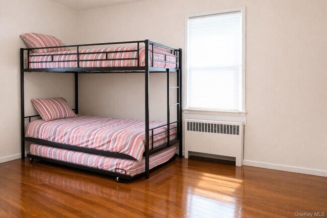 Building Photo - 19 Lawrence Ave