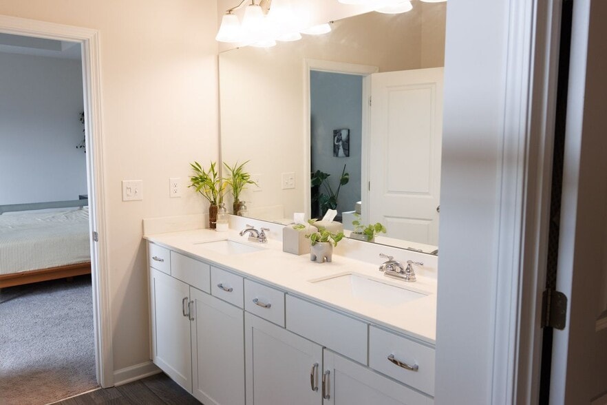 Building Photo - 6017 Gala Ln