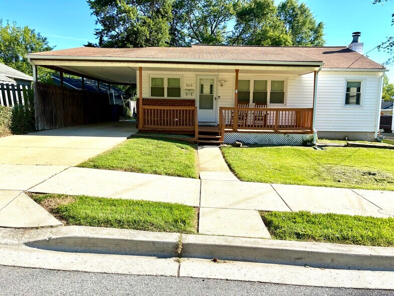 Front Exterior - 5112 Hollywood Rd