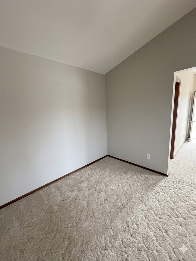 Building Photo - Renovated 2BR House | Storage Shop Included | All Animals Welcome | El Dorado Springs MO