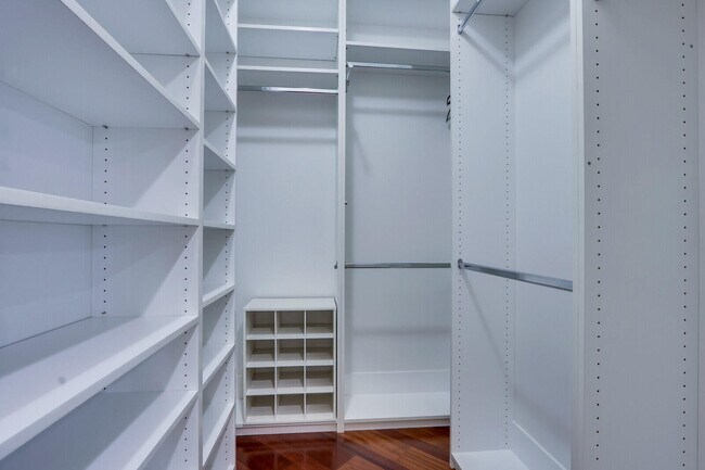 Building Photo - 3630 Gardens Pkwy