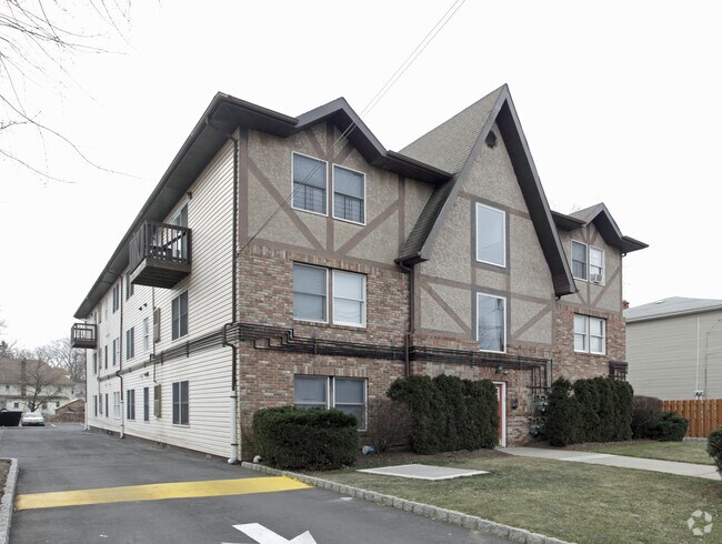 Building Photo - White Rose Apartments