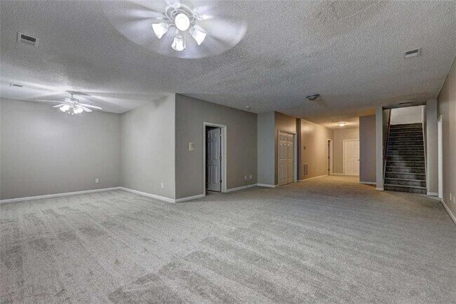 Building Photo - 490 Grand Teton Cir