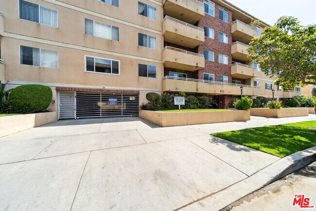 Building Photo - 1508 Greenfield Ave
