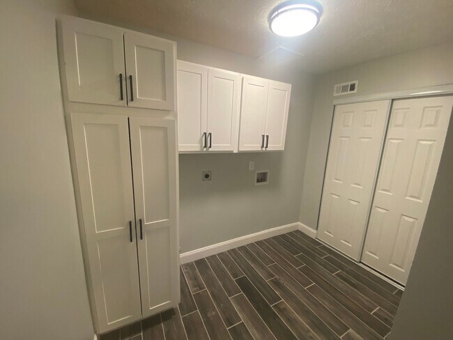 Building Photo - 3232 Summerhill Ln