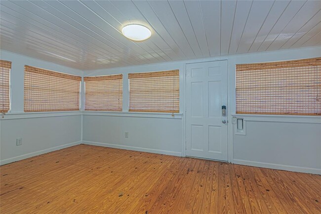 Building Photo - 1120 E Minnesota Ave