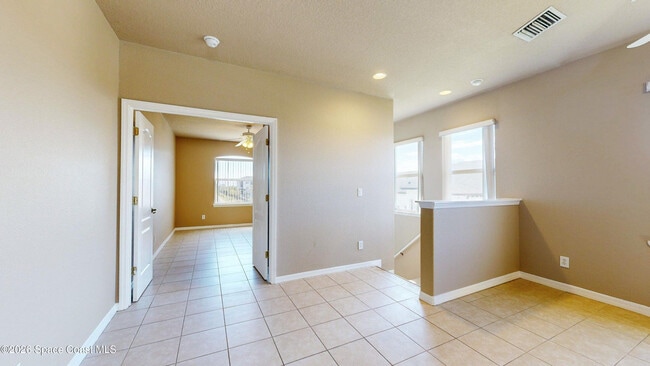 Building Photo - 916 Ocaso Ln